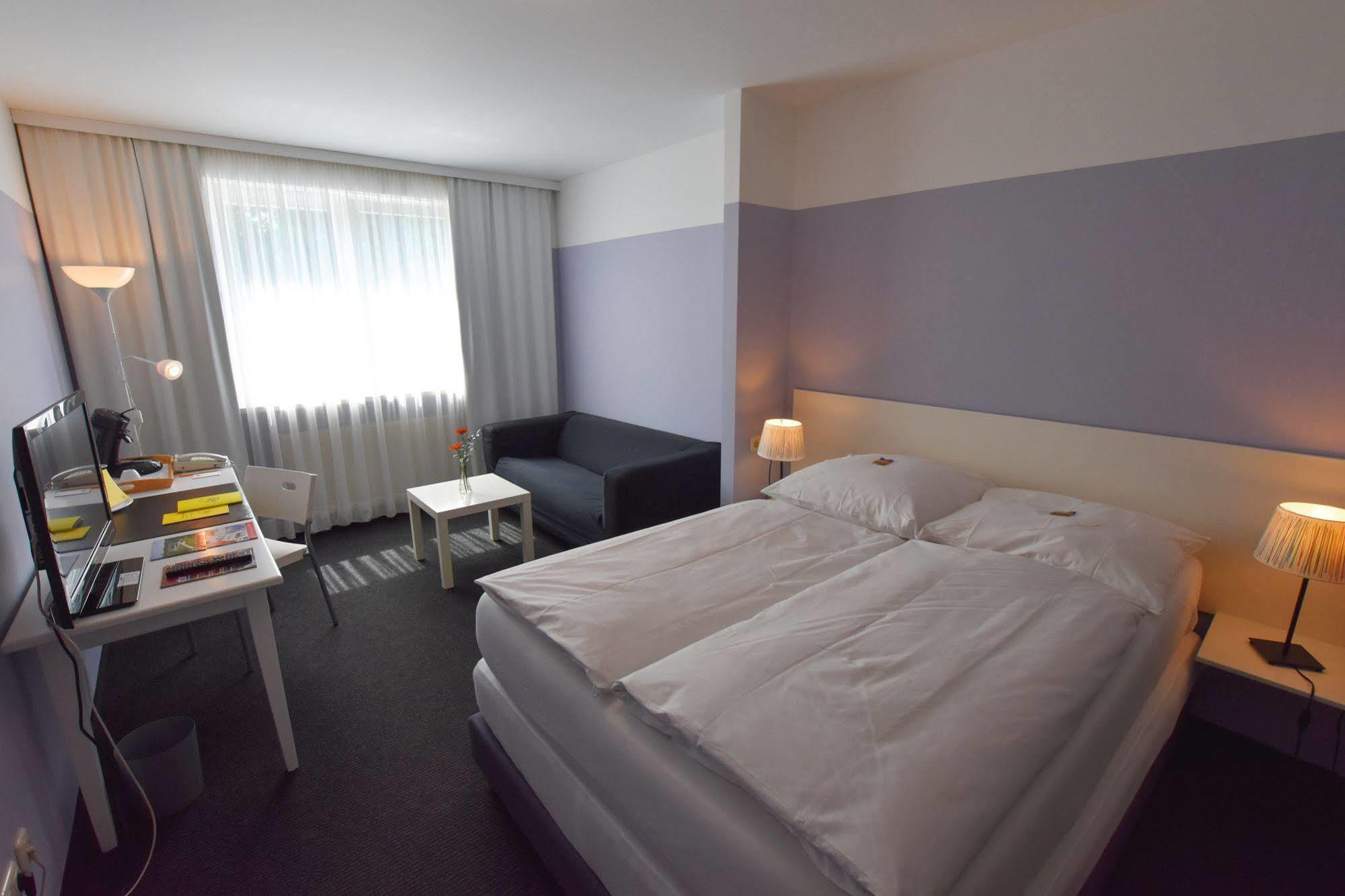 Hotel U. + Apartments 뮬하임안더루 외부 사진